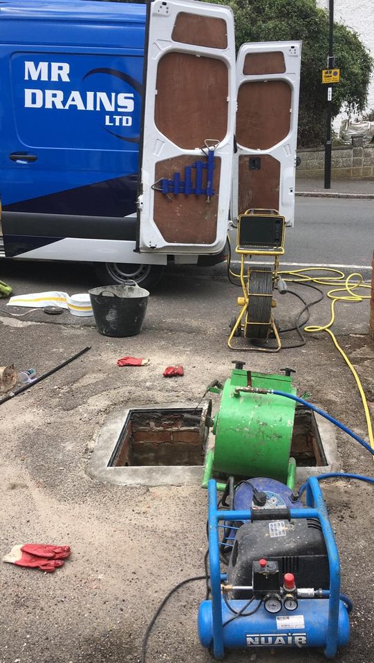 Drain Cleaning from Manhole